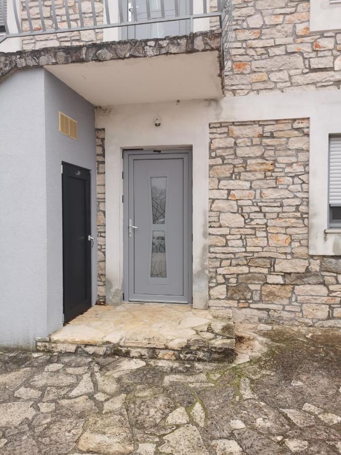 Meressa Paolia Apartments Novigrad  ภายนอก รูปภาพ