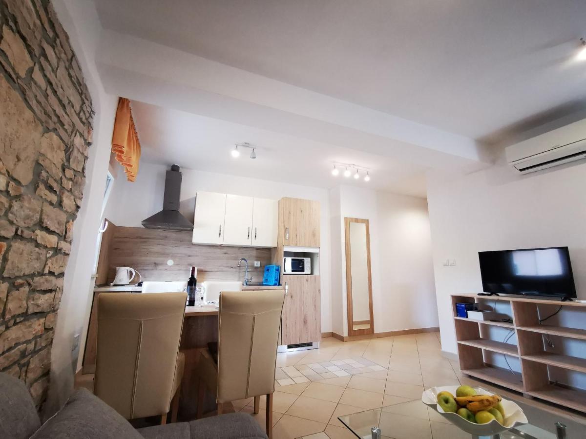 Meressa Paolia Apartments Novigrad  ภายนอก รูปภาพ