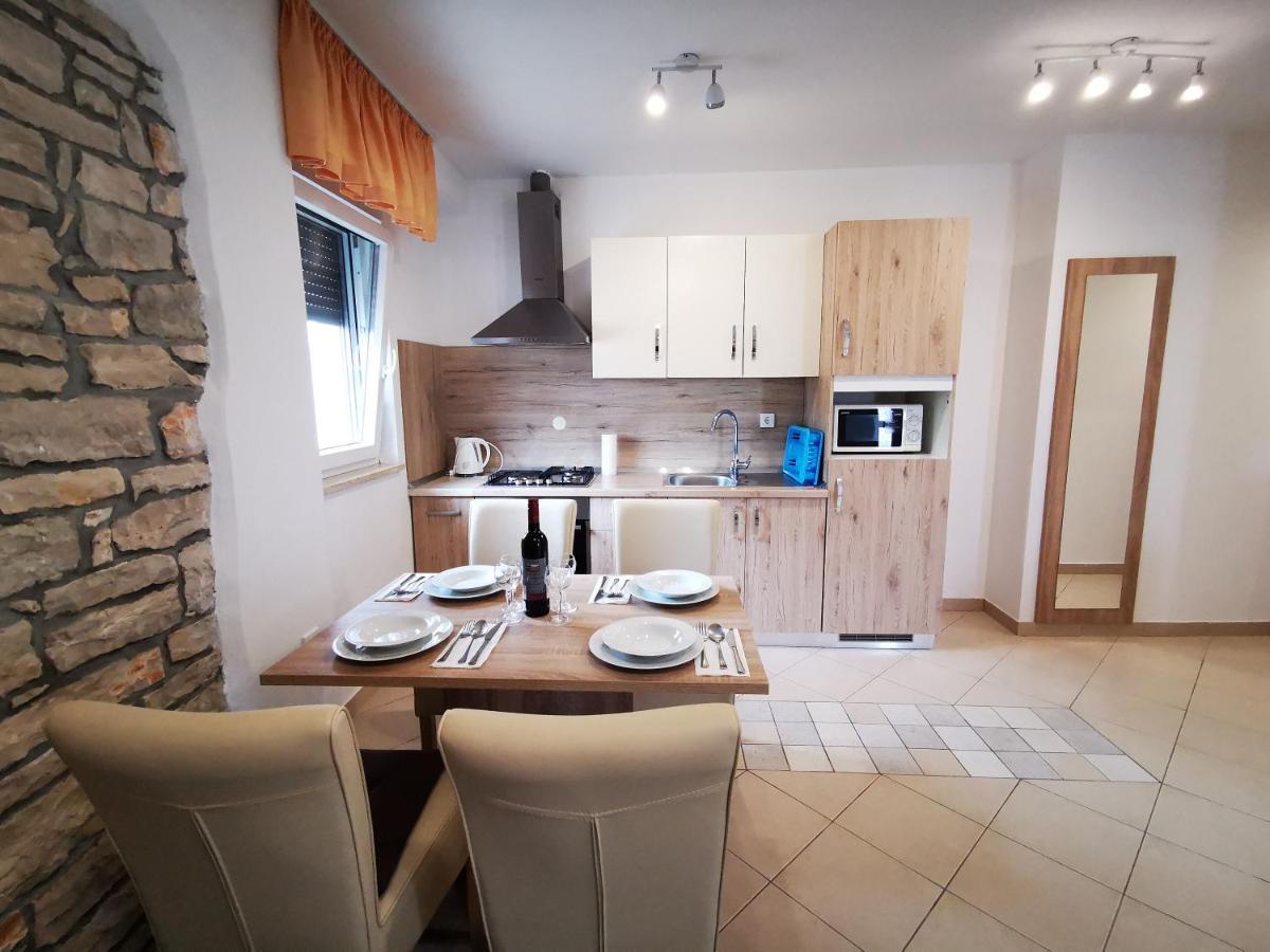 Meressa Paolia Apartments Novigrad  ภายนอก รูปภาพ