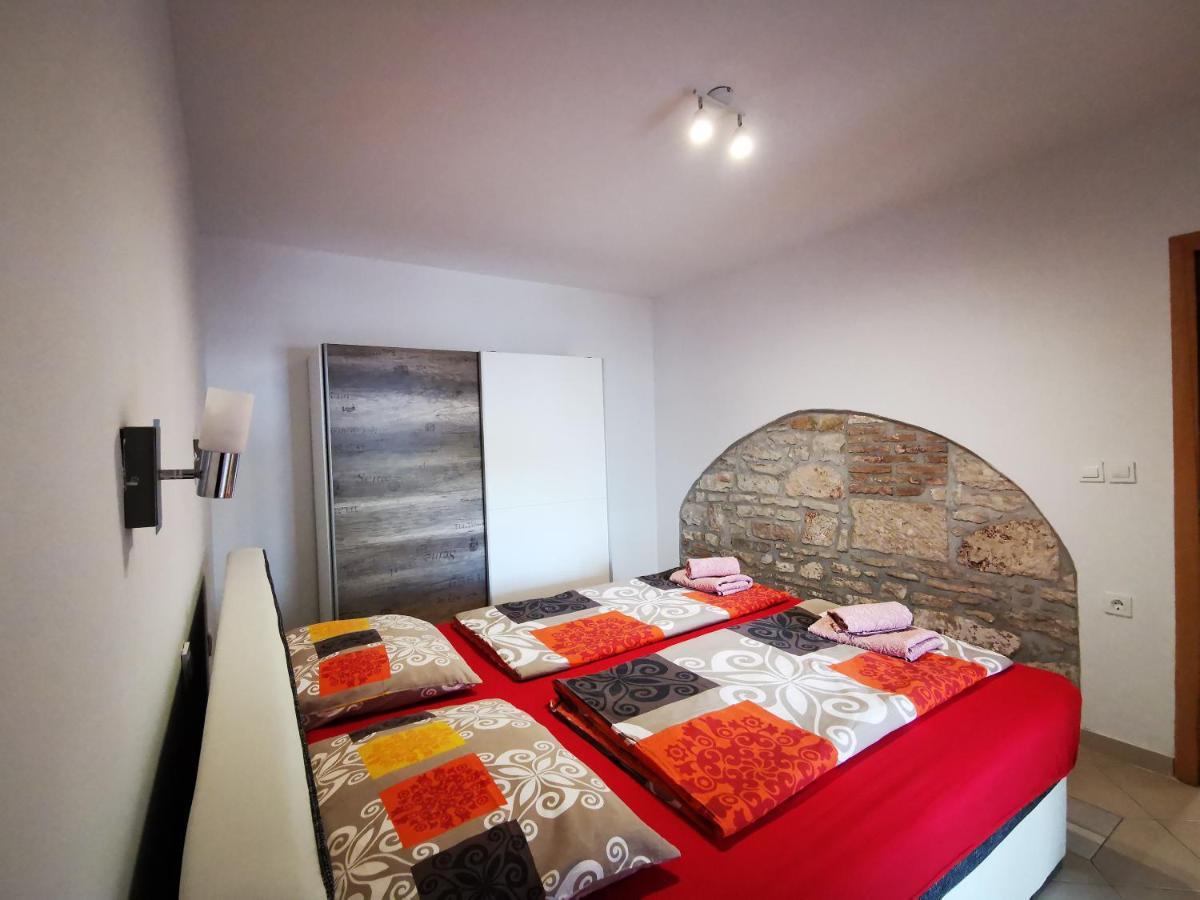 Meressa Paolia Apartments Novigrad  ภายนอก รูปภาพ