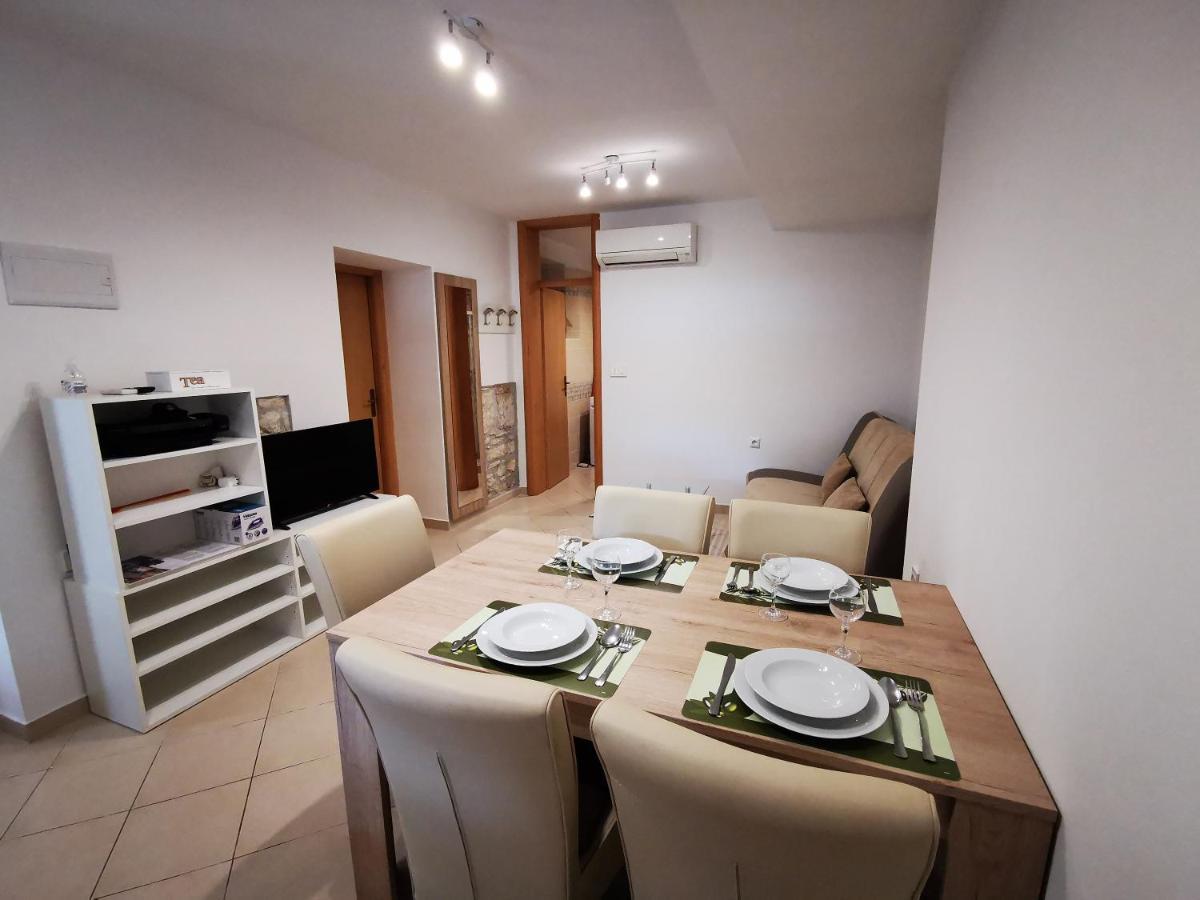 Meressa Paolia Apartments Novigrad  ภายนอก รูปภาพ