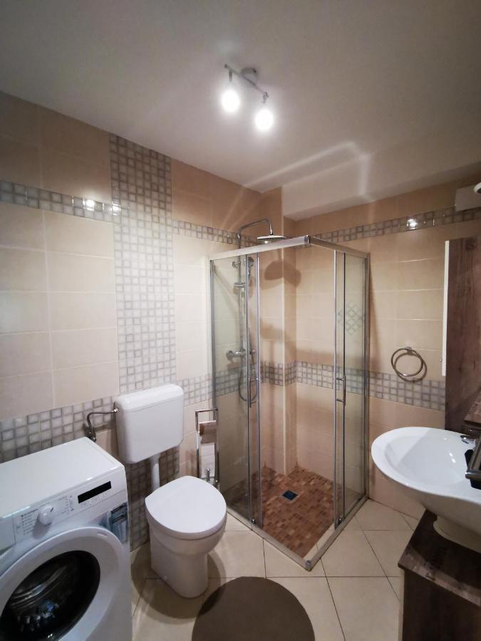 Meressa Paolia Apartments Novigrad  ภายนอก รูปภาพ