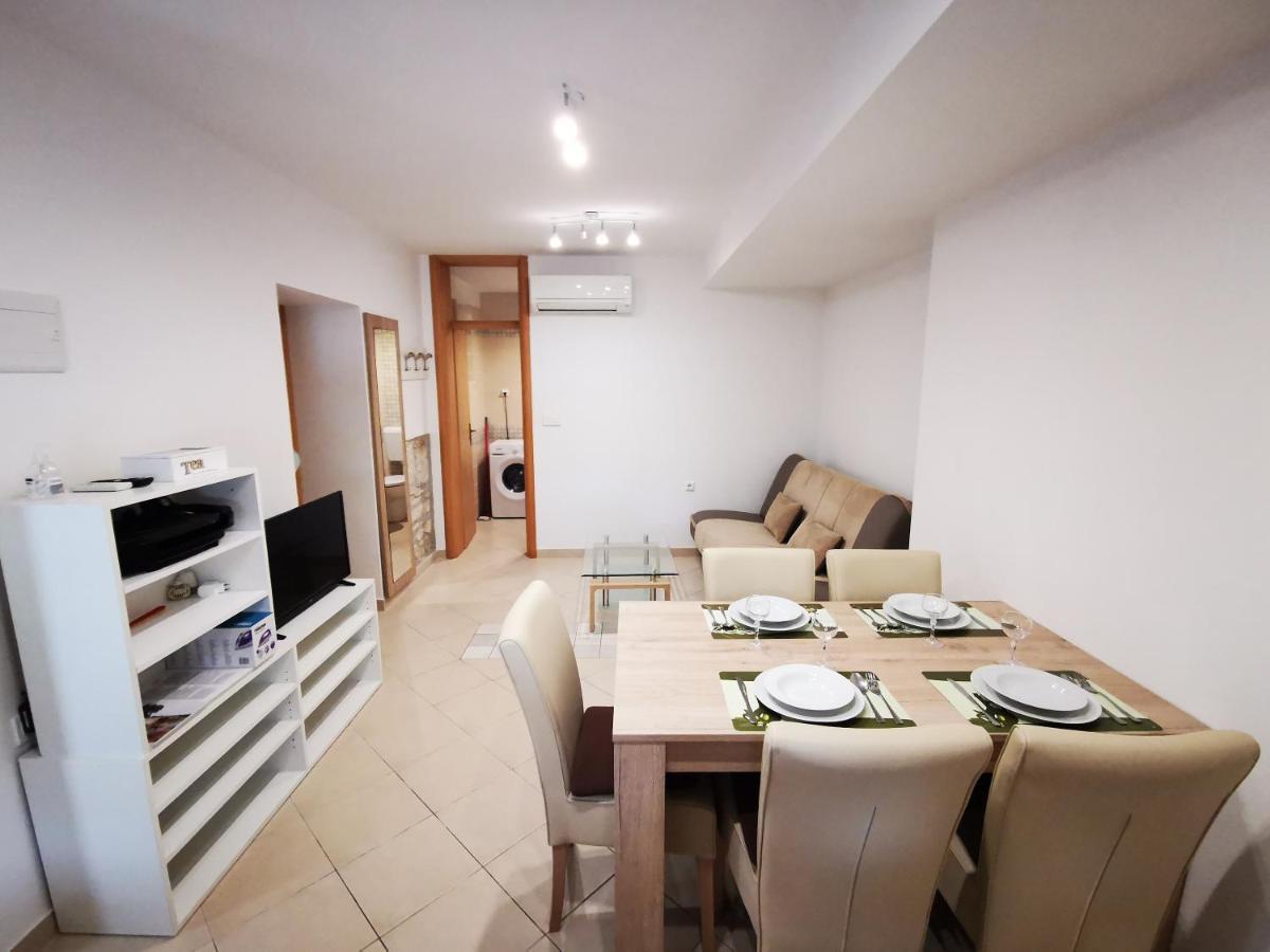 Meressa Paolia Apartments Novigrad  ภายนอก รูปภาพ