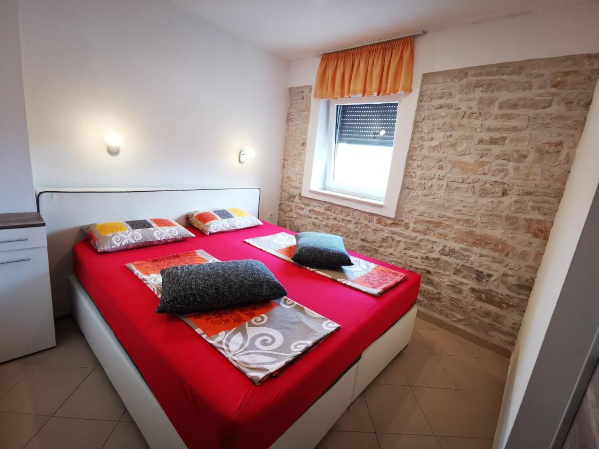 Meressa Paolia Apartments Novigrad  ภายนอก รูปภาพ