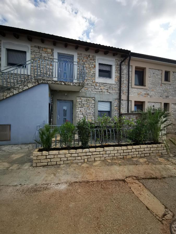 Meressa Paolia Apartments Novigrad  ภายนอก รูปภาพ